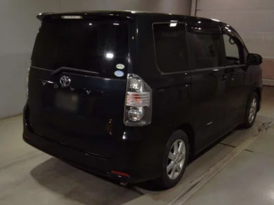Toyota VOXY  с аукциона в Японии