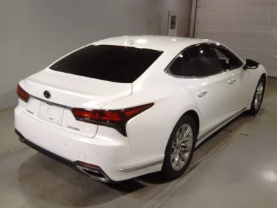 Lexus LS  с аукциона в Японии