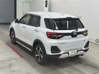 Toyota RAIZE лот № 30021 оценка 6  с аукциона в Японии 1