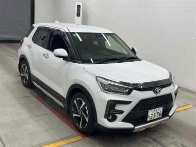 Toyota RAIZE  с аукциона в Японии