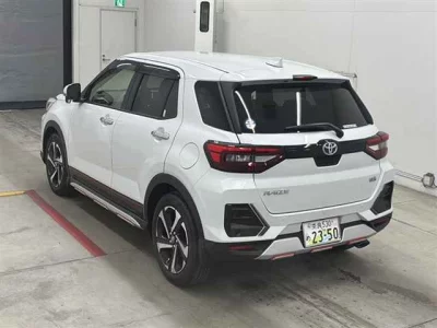 Toyota RAIZE  с аукциона в Японии