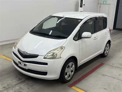 Toyota RACTIS  с аукциона в Японии