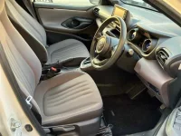 Toyota YARIS лот № 30005 оценка R  с аукциона в Японии 6