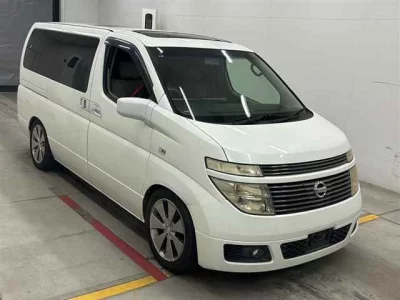 Nissan ELGRAND  с аукциона в Японии
