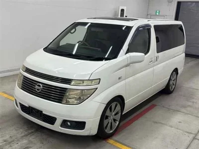 Nissan ELGRAND  с аукциона в Японии