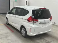 Honda FREED лот № 30016 оценка R  с аукциона в Японии 1