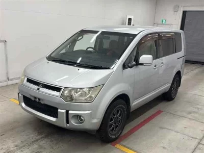 Mitsubishi DELICA D5