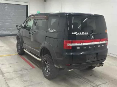 Mitsubishi DELICA D5