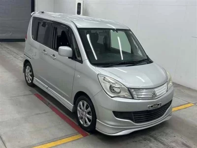 Mitsubishi DELICA D2