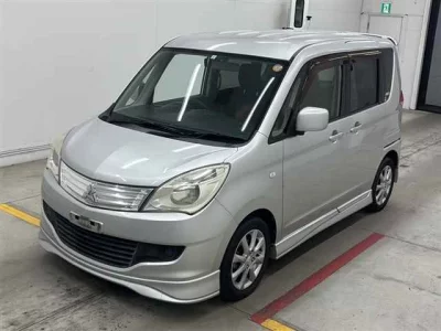 Mitsubishi DELICA D2