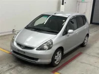 Honda FIT лот № 90065 оценка 3.5  с аукциона в Японии 3