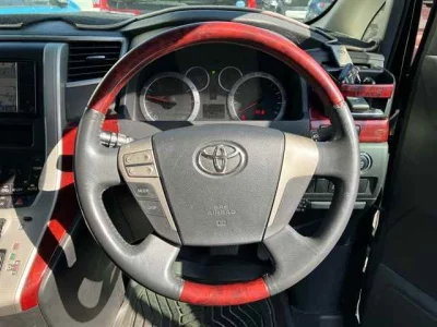 Toyota VELLFIRE  с аукциона в Японии
