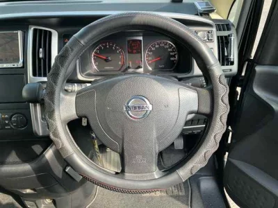 Nissan SERENA  с аукциона в Японии