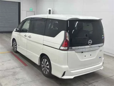 Nissan SERENA  с аукциона в Японии