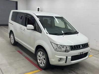 Mitsubishi DELICA D5