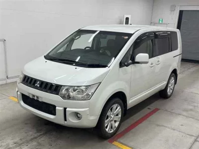 Mitsubishi DELICA D5