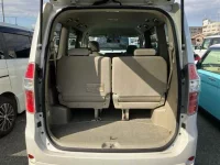 Toyota NOAH лот № 90225 оценка 3.5  с аукциона в Японии 9