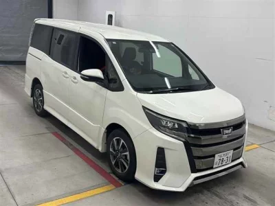 Toyota NOAH  с аукциона в Японии