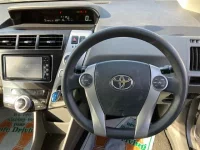 Toyota PRIUS ALPHA лот № 30131 оценка 4  с аукциона в Японии 2