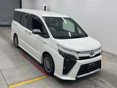 Toyota VOXY  с аукциона в Японии