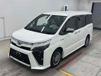 Toyota VOXY  с аукциона в Японии