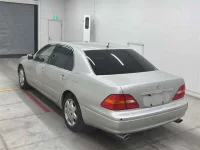 Toyota CELSIOR лот № 30101 оценка 4  с аукциона в Японии 1