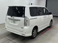 Toyota VOXY лот № 90247 оценка R  с аукциона в Японии 4