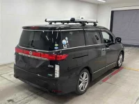Nissan ELGRAND лот № 90143 оценка 3.5  с аукциона в Японии 4