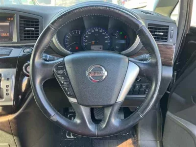 Nissan ELGRAND  с аукциона в Японии