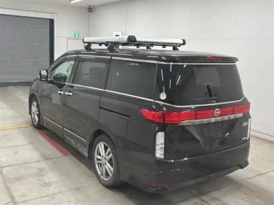Nissan ELGRAND  с аукциона в Японии