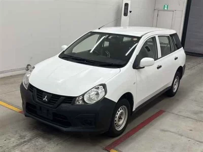 Mitsubishi LANCER VAN