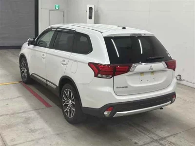 Mitsubishi OUTLANDER  с аукциона в Японии