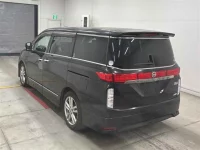Nissan ELGRAND лот № 30128 оценка 4  с аукциона в Японии 1