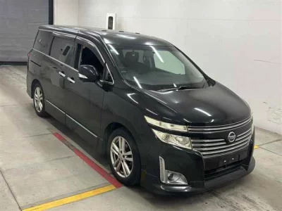 Nissan ELGRAND  с аукциона в Японии