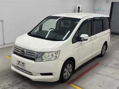 Honda STEP WAGON  с аукциона в Японии