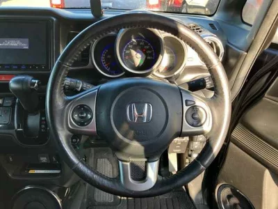 Honda N-Box Slash