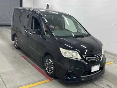 Nissan SERENA  с аукциона в Японии