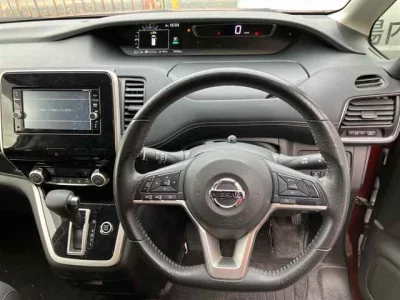 Nissan SERENA  с аукциона в Японии