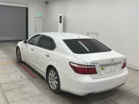 Lexus LS лот № 60080 оценка R  с аукциона в Японии 1