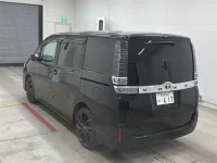 Toyota VOXY лот № 30156 оценка 3.5  с аукциона в Японии 1