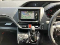 Toyota VOXY лот № 30156 оценка 3.5  с аукциона в Японии 5