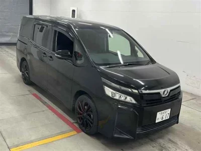 Toyota VOXY  с аукциона в Японии