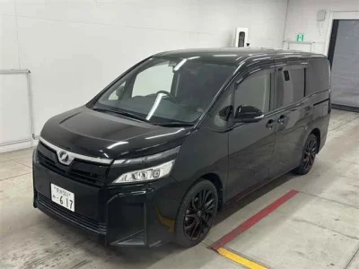 Toyota VOXY  с аукциона в Японии