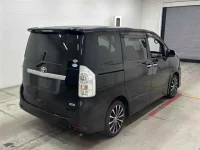 Toyota VOXY лот № 90260 оценка 3.5  с аукциона в Японии 4