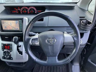 Toyota VOXY  с аукциона в Японии