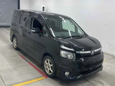 Toyota VOXY  с аукциона в Японии