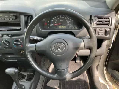 Toyota SUCCEED  с аукциона в Японии