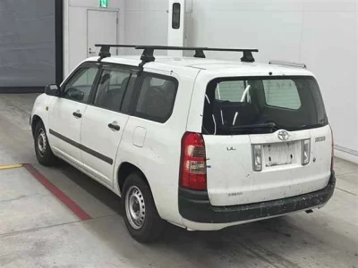 Toyota SUCCEED  с аукциона в Японии