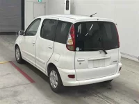 Toyota FUNCARGO лот № 90287 оценка 3.5  с аукциона в Японии 1