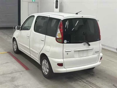 Toyota FUNCARGO  с аукциона в Японии